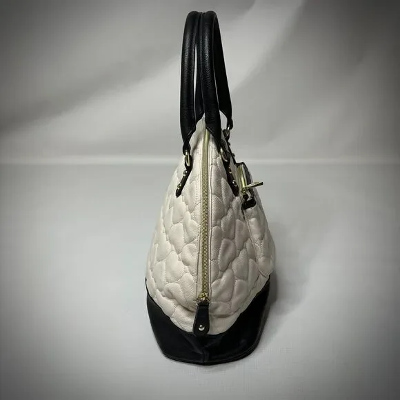 BETSEY JOHNSON WHITE AND BLACK HEART QUILTED SATCHEL HANDBAG CLASSIC - Picture 3 of 10
